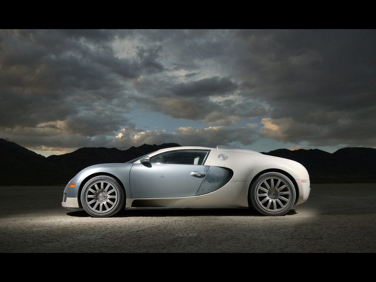 2007-Bugatti-Veyron-Side-1280x960.jpg
